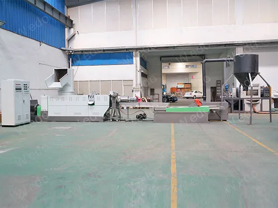 Kunststoffabfälle zerkleinert, Waschen, Recycling, Pelletierer, PP PE HDPE LDPE Llldpe Filmbeutel, Granulierung, Schmelze, Plastifizierung, Recycling, Pelletisierungsmaschine
